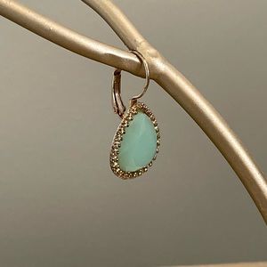 Teardrop Style Gold-tone/ Lever Back Fashion Earrings